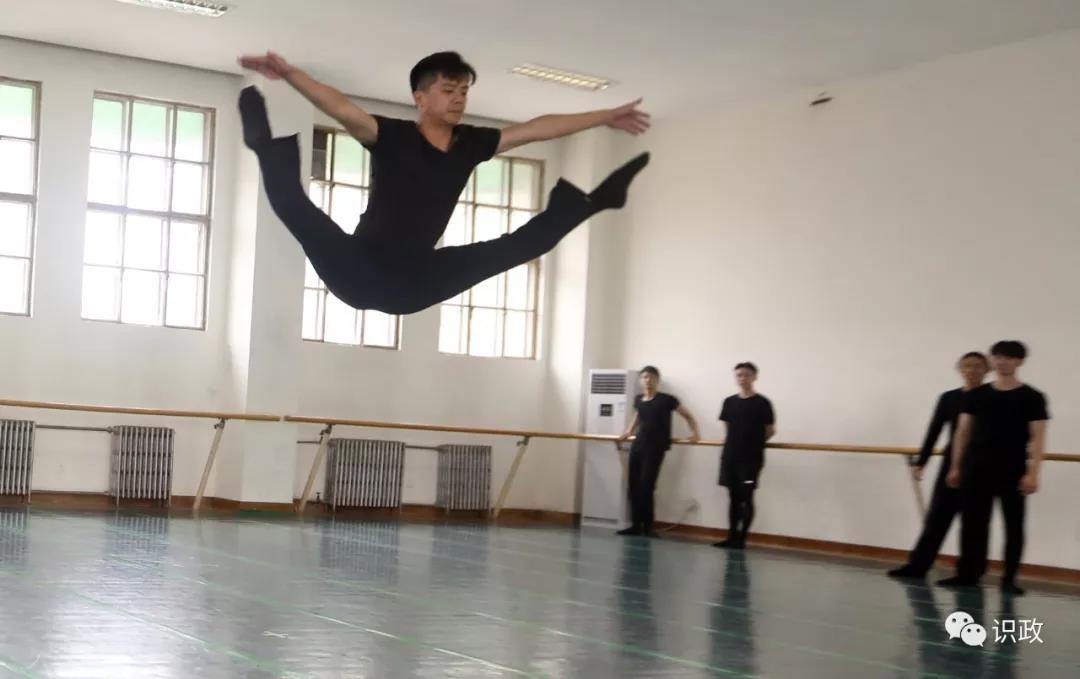 蔡奇书记调研市属文艺院团