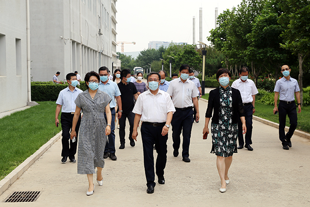 市教工委领导到北京市杂技学校调研